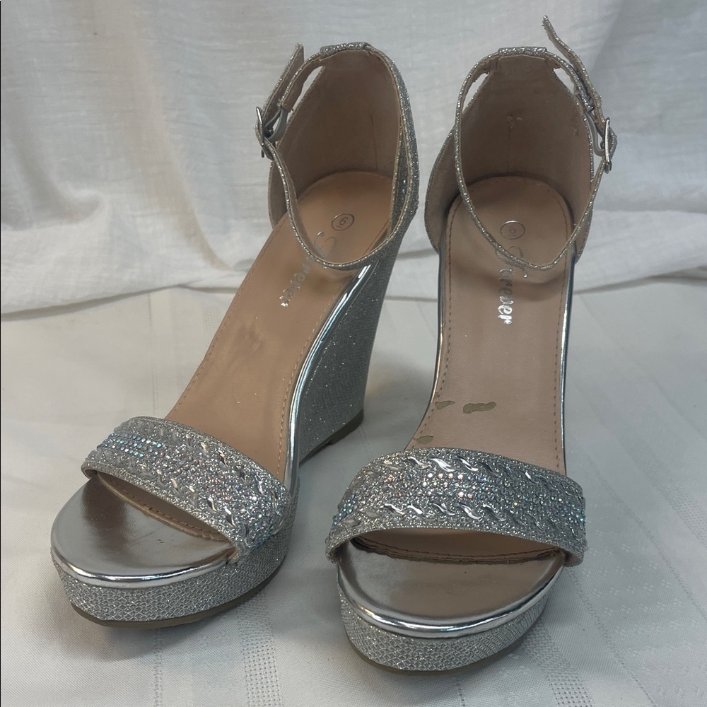 Ladies Forever Silver Sandal platform, sandal, size - Picture 2 of 16
